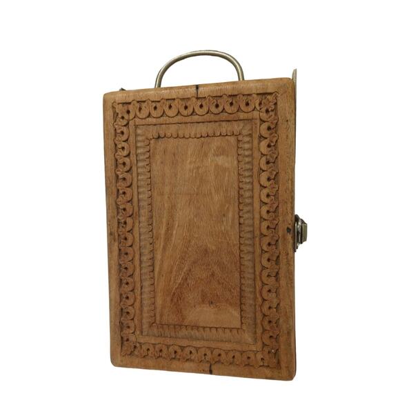 Vintage Cigar Box RARE HAND CARVED Cedar Wood Brass Handle SLOTTED Compartments - Picture 3 of 16